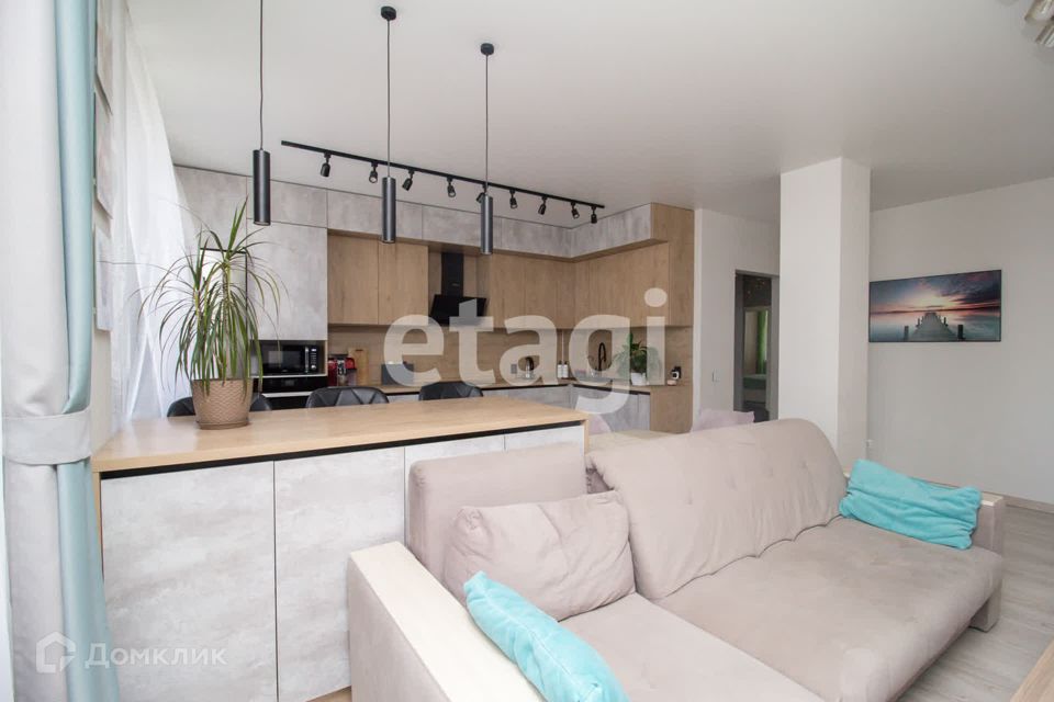 Продаётся 4-комнатная квартира, 99.6 м²