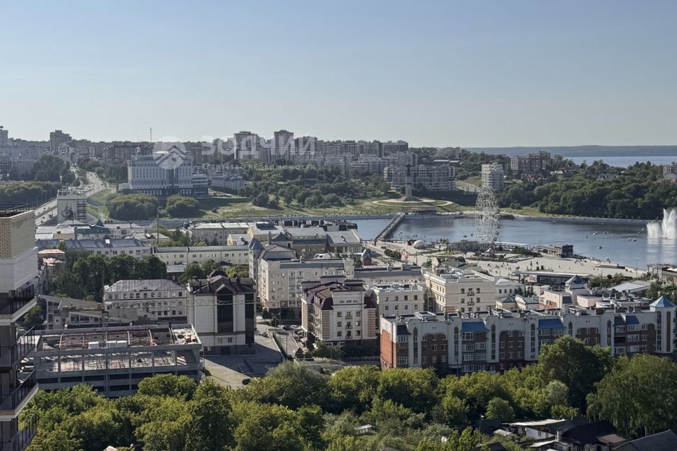 Продаётся 4-комнатная квартира, 109 м²