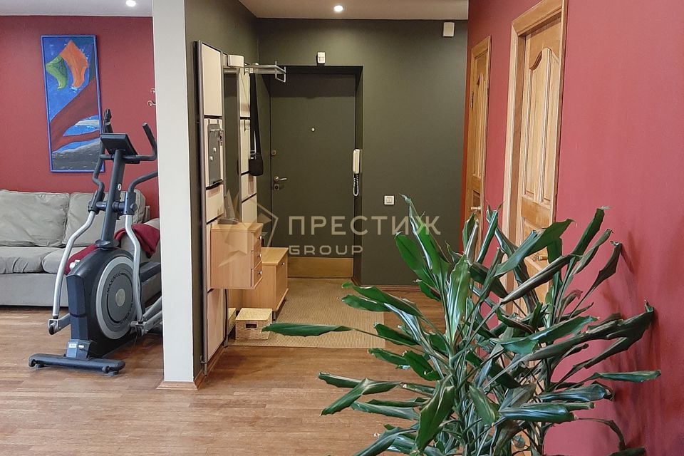 Продаётся 4-комнатная квартира, 109.3 м²