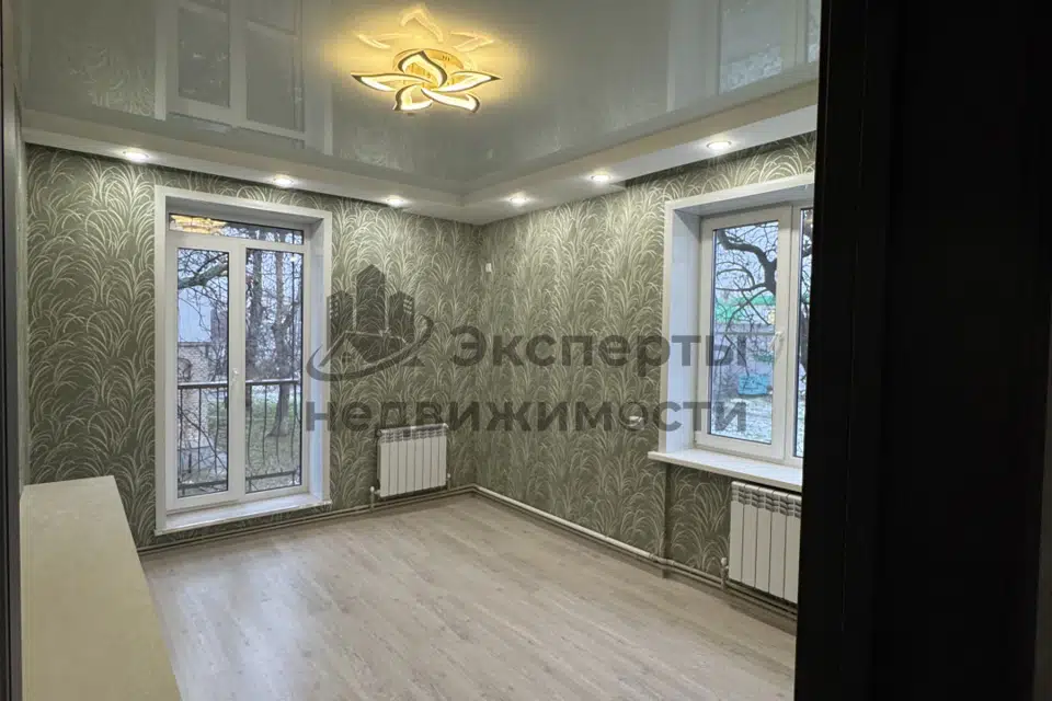 Продаётся 4-комнатная квартира, 70 м²