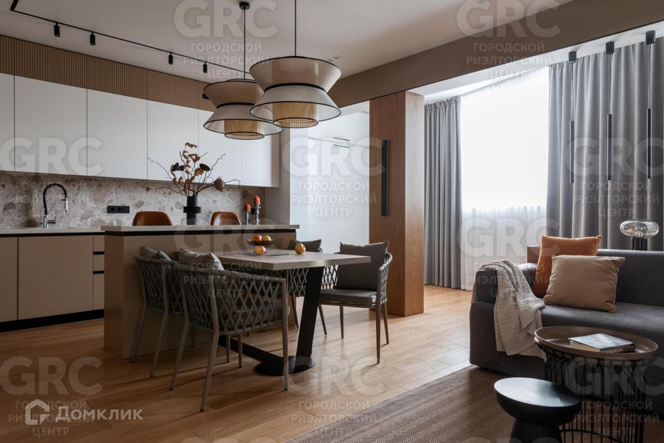 Продаётся 1-комнатная квартира, 62 м²