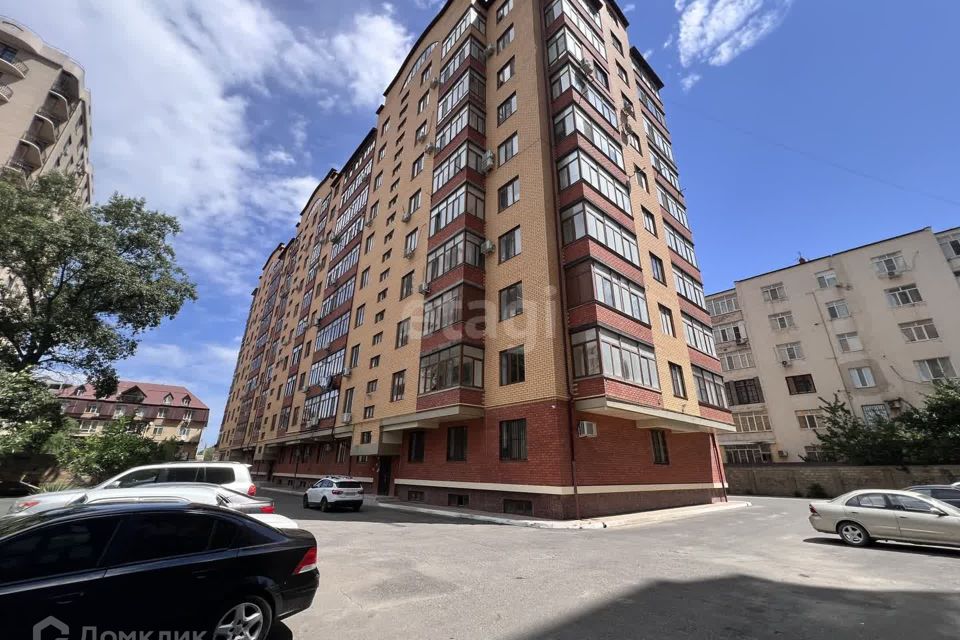 Продаётся 1-комнатная квартира, 64.1 м²