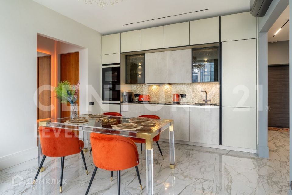 Продаётся 4-комнатная квартира, 83.9 м²