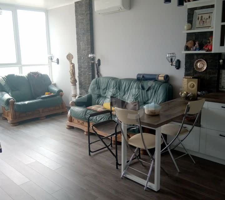 Продаётся 1-комнатная квартира, 56 м²