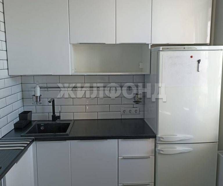 Продаётся 1-комнатная квартира, 38 м²