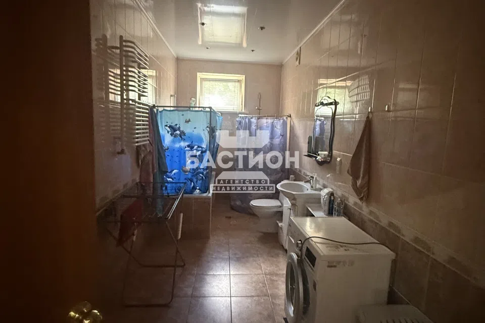 Продаётся 2-этажный дом, 400 м²