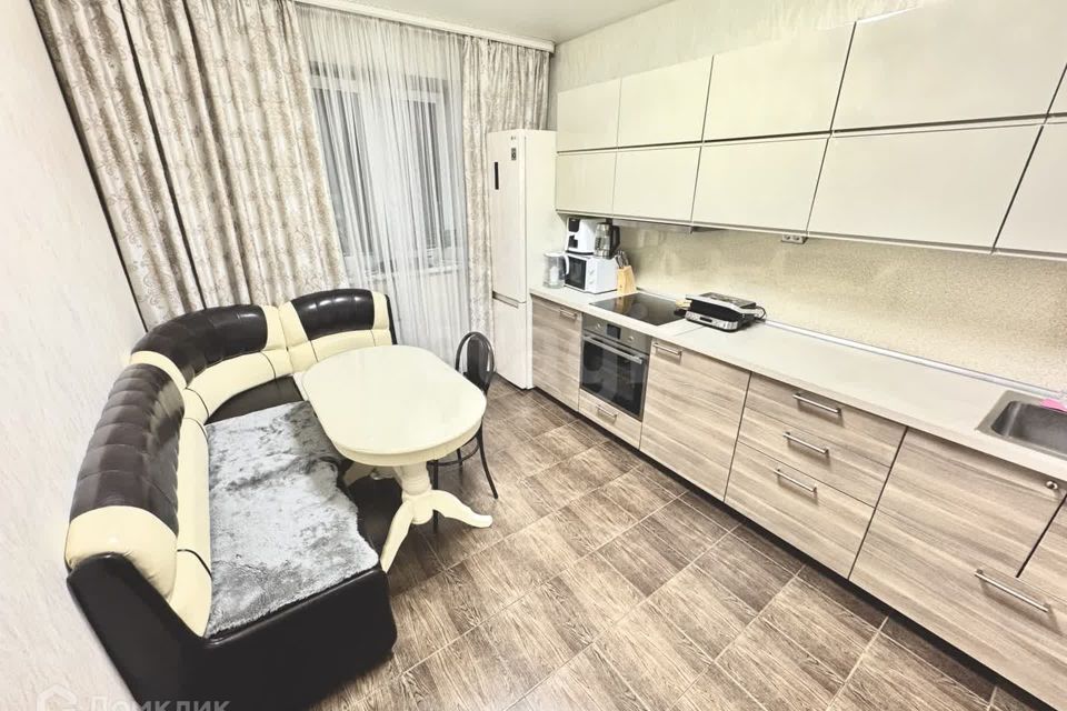 Продаётся 1-комнатная квартира, 49 м²