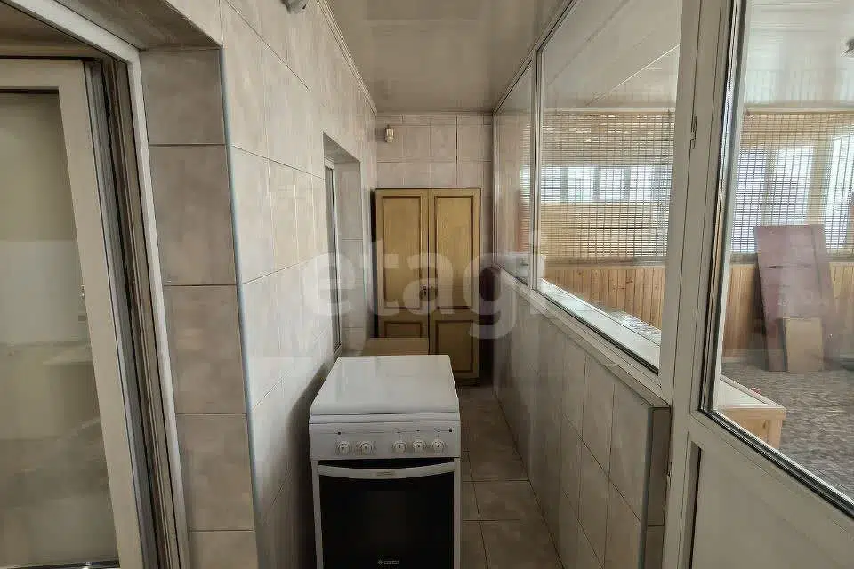 Продаётся 1-комнатная квартира, 76.1 м²