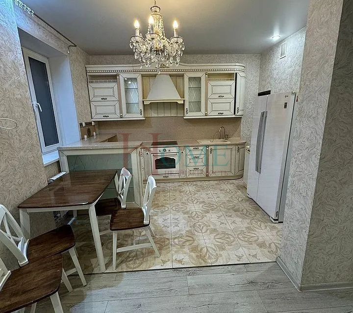 Сдаётся 3-комнатная квартира, 83 м²