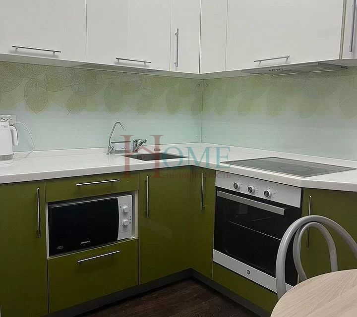 Сдаётся 2-комнатная квартира, 61 м²