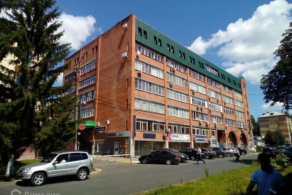 Продаётся 4-комнатная квартира, 155 м²