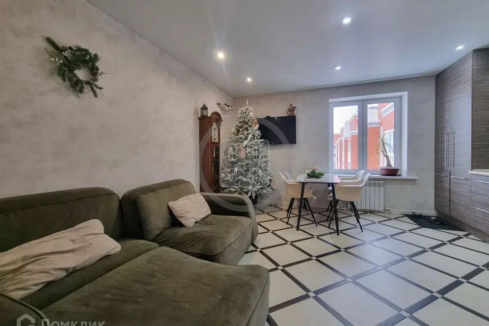 Продаётся 2-комнатная квартира, 75.8 м²