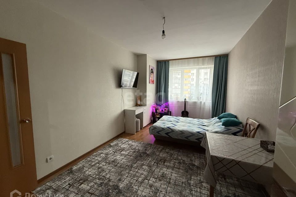 Продаётся 1-комнатная квартира, 40.2 м²