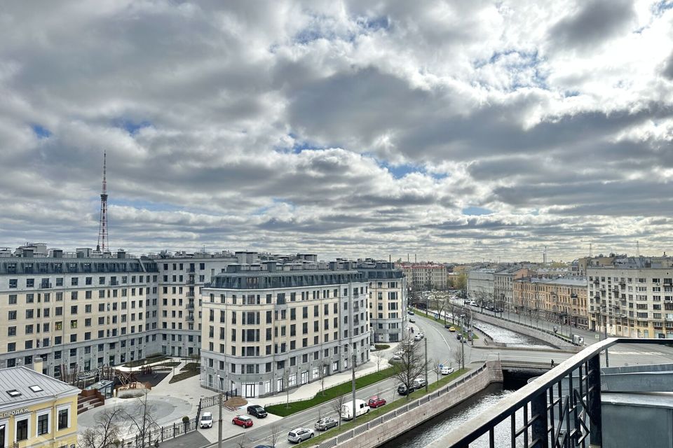 Продаётся 4-комнатная квартира, 137.4 м²