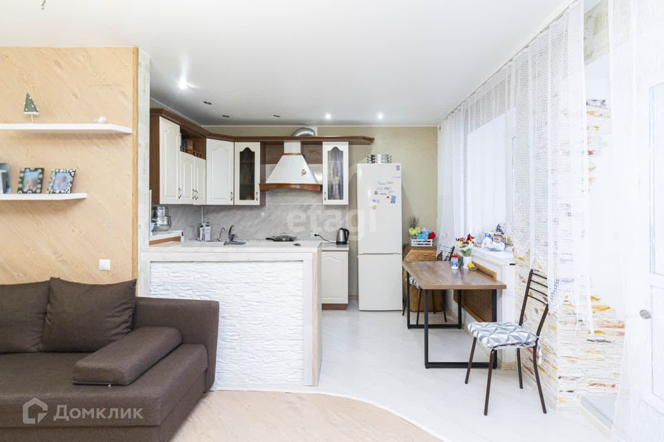 Продаётся 1-комнатная квартира, 56 м²