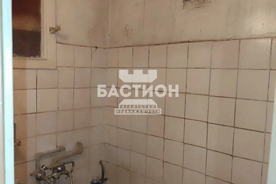 Продаётся 4-комнатная квартира, 58 м²