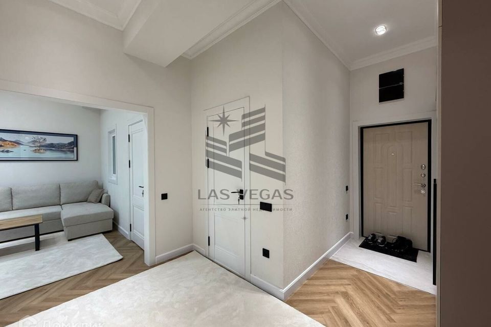 Сдаётся 1-комнатная квартира, 60 м²