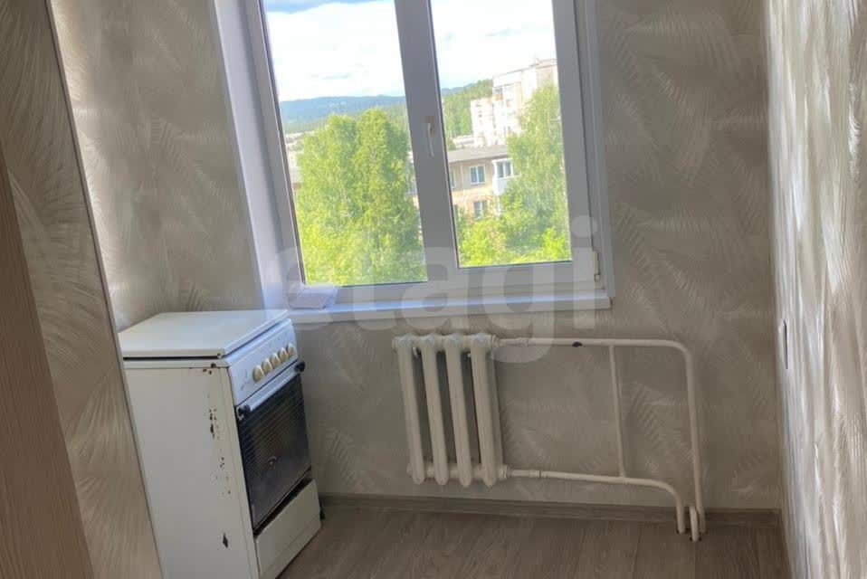 Продаётся 3-комнатная квартира, 48 м²