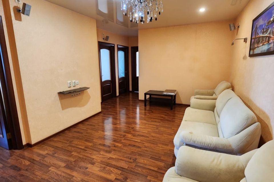 Продаётся 4-комнатная квартира, 100 м²