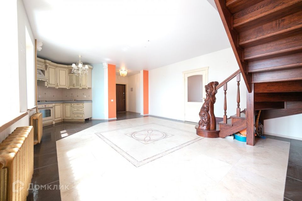 Продаётся 5-комнатная квартира, 185 м²