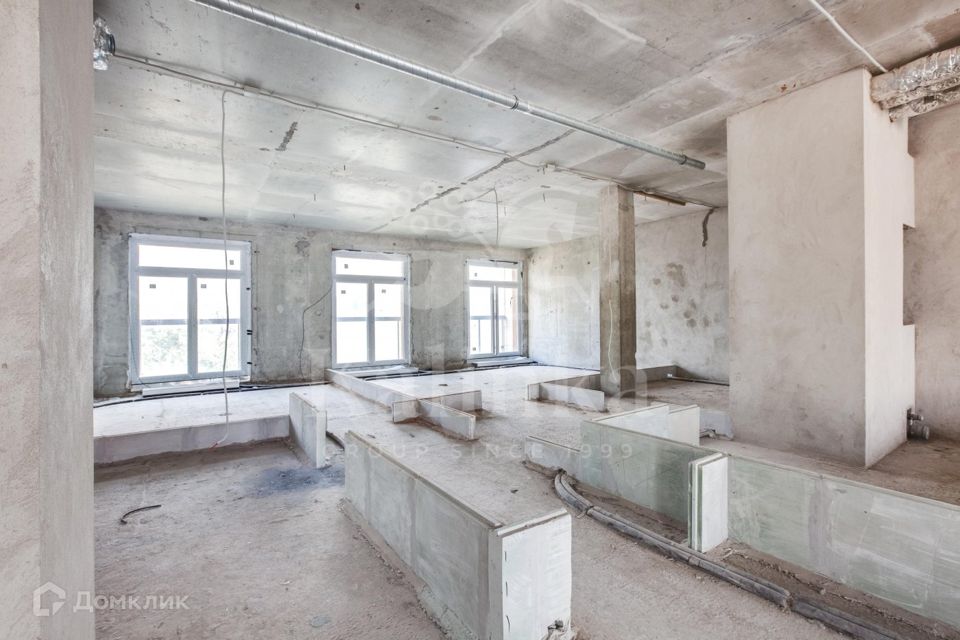 Продаётся 3-комнатная квартира, 219.4 м²