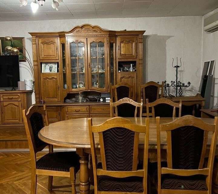 Продаётся 4-комнатная квартира, 140 м²