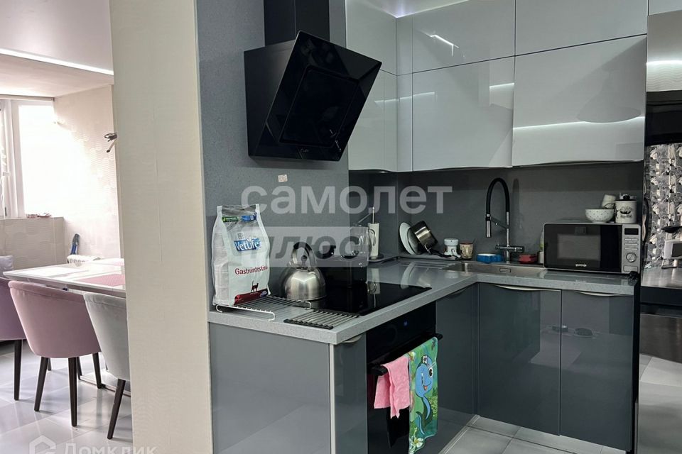 Продаётся 2-комнатная квартира, 57.4 м²