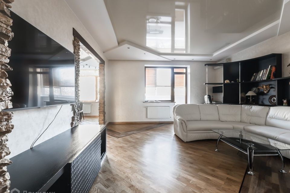 Сдаётся 3-комнатная квартира, 130 м²