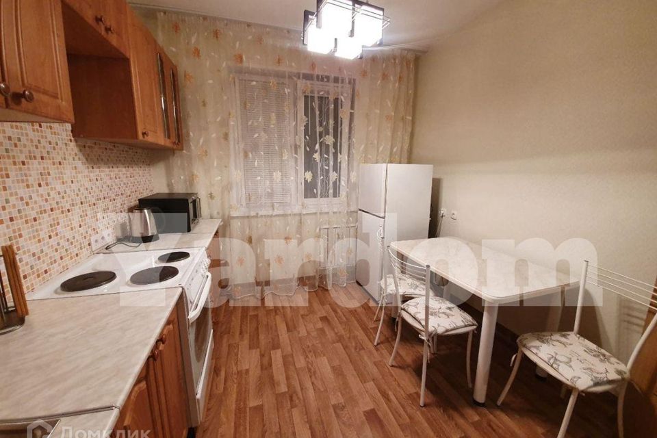 Продаётся 1-комнатная квартира, 42 м²