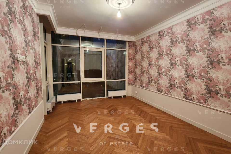 Продаётся 3-комнатная квартира, 124 м²