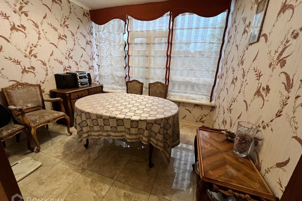 Продаётся 2-этажный дом, 325 м²