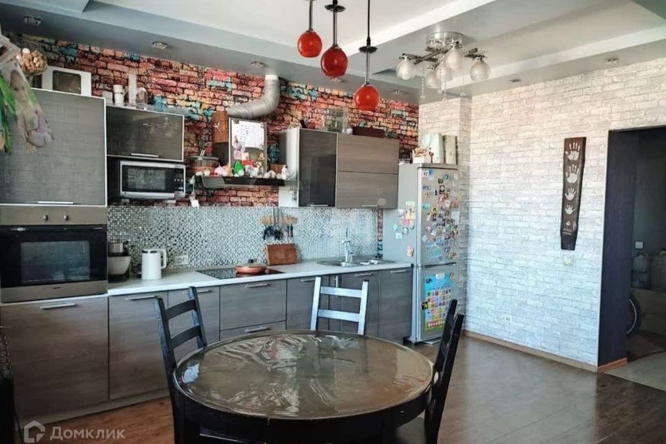 Продаётся 3-комнатная квартира, 90 м²