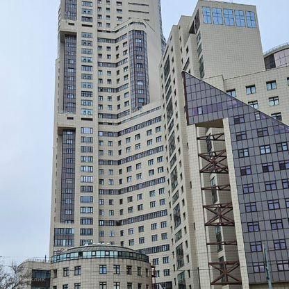 Продаётся 3-комнатная квартира, 155.5 м²