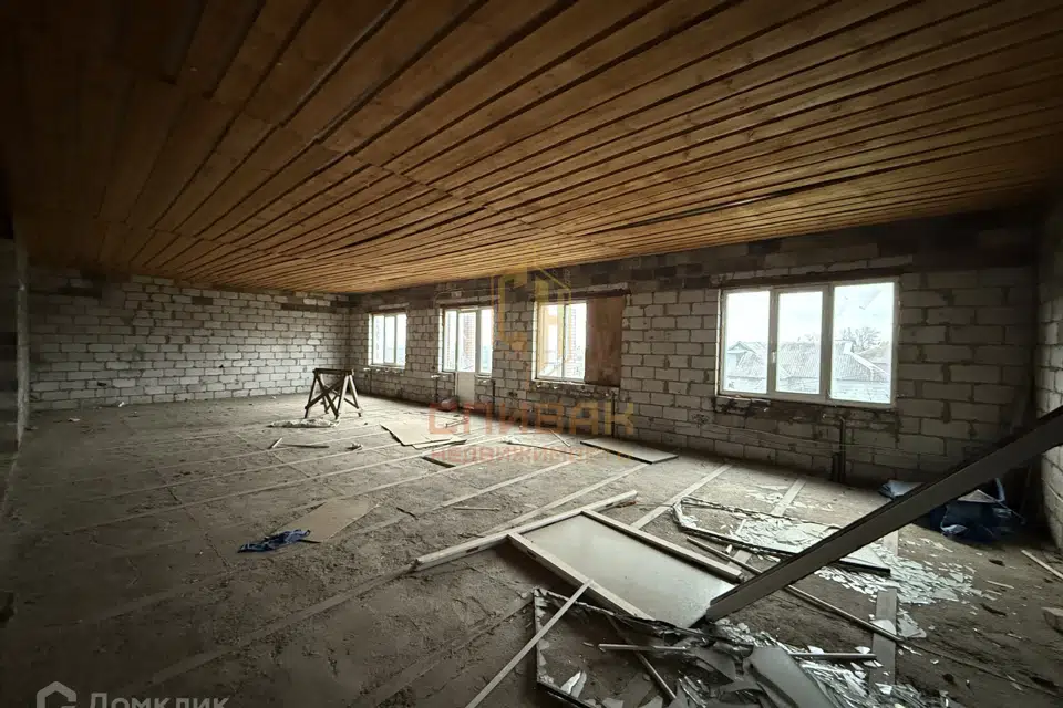 Продаётся 2-этажный дом, 361 м²