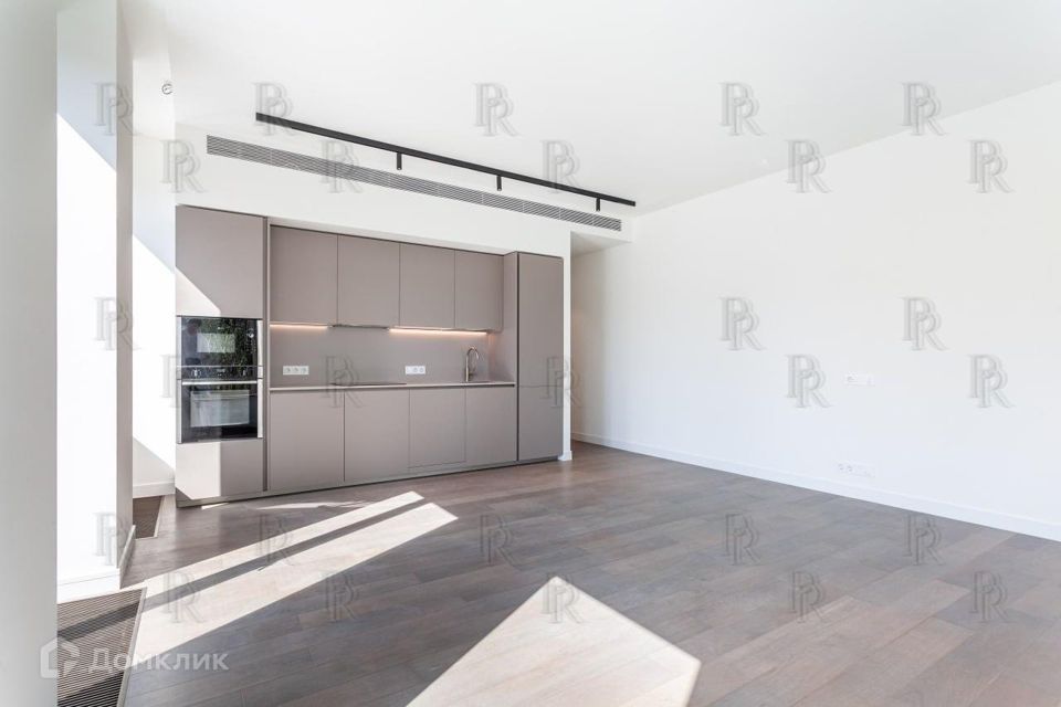 Продаётся 3-комнатная квартира, 128 м²