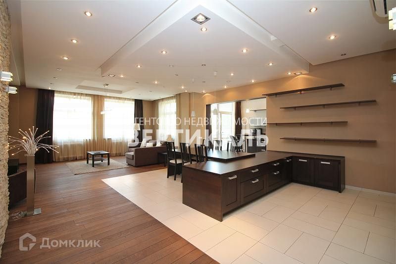 Сдаётся 4-комнатная квартира, 150 м²