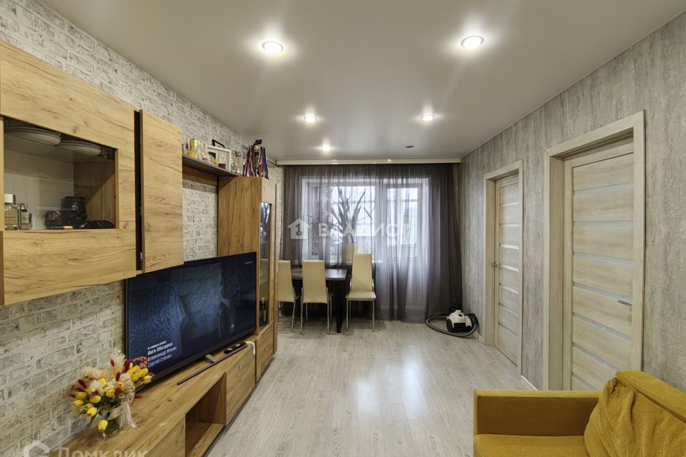 Продаётся 3-комнатная квартира, 40.6 м²