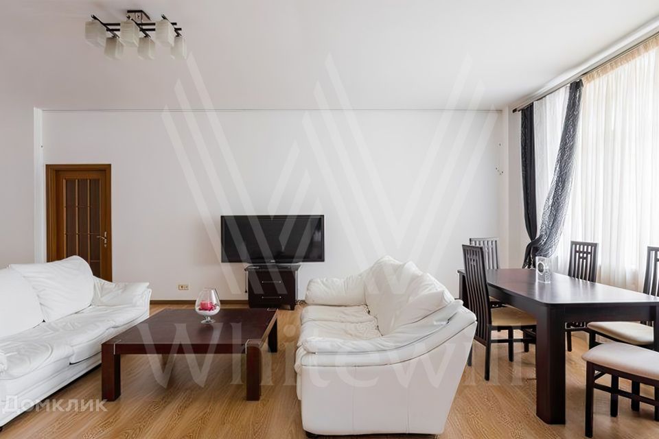 Продаётся 4-комнатная квартира, 145.4 м²