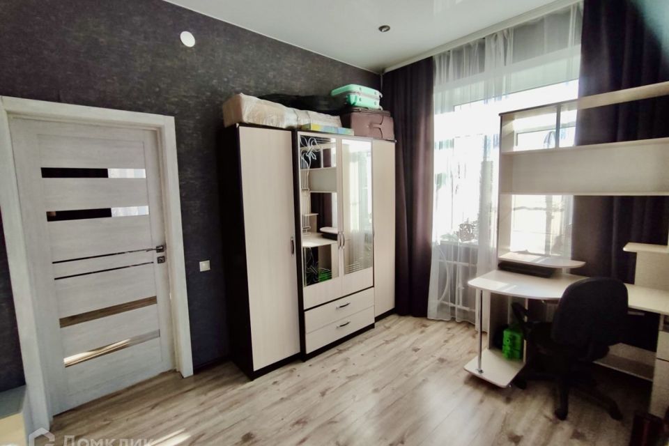 Продаётся 4-комнатная квартира, 75 м²