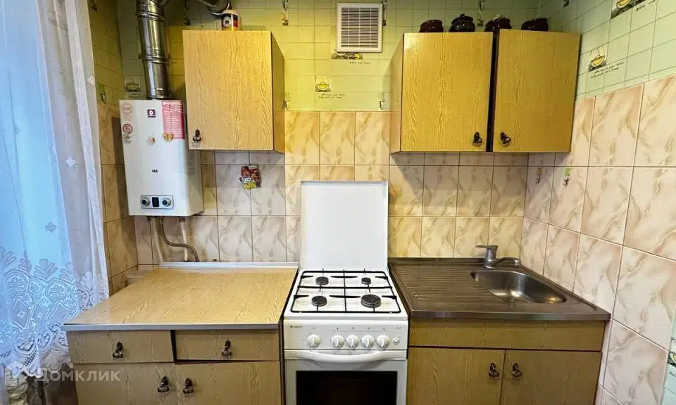 Продаётся 3-комнатная квартира, 42.2 м²