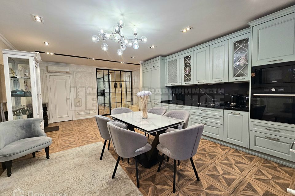 Продаётся 3-комнатная квартира, 99.5 м²