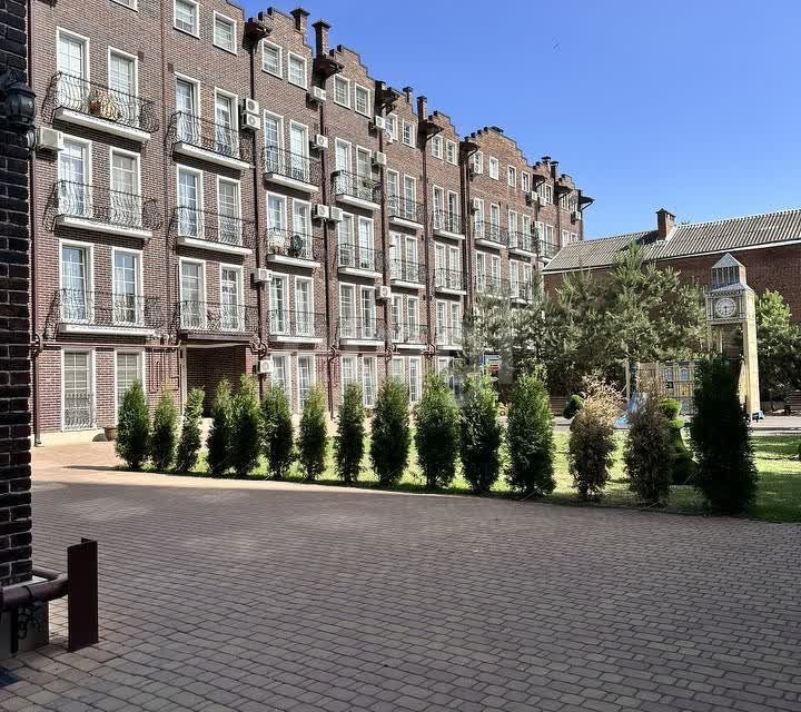 Продаётся 2-комнатная квартира, 71.7 м²