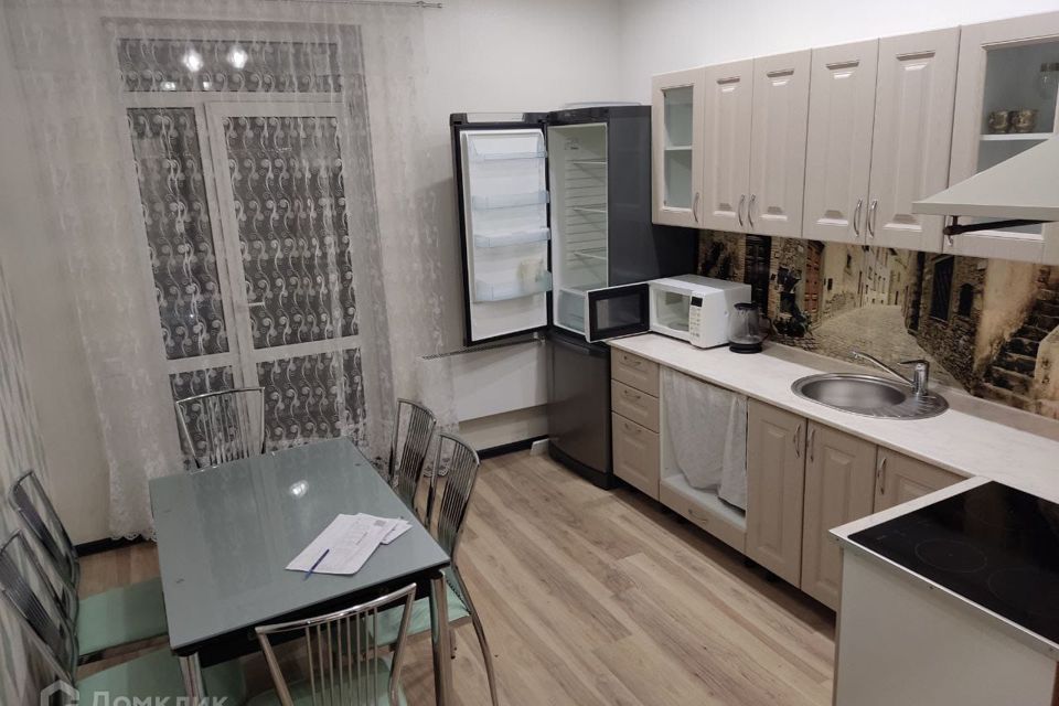 Продаётся 1-комнатная квартира, 43 м²