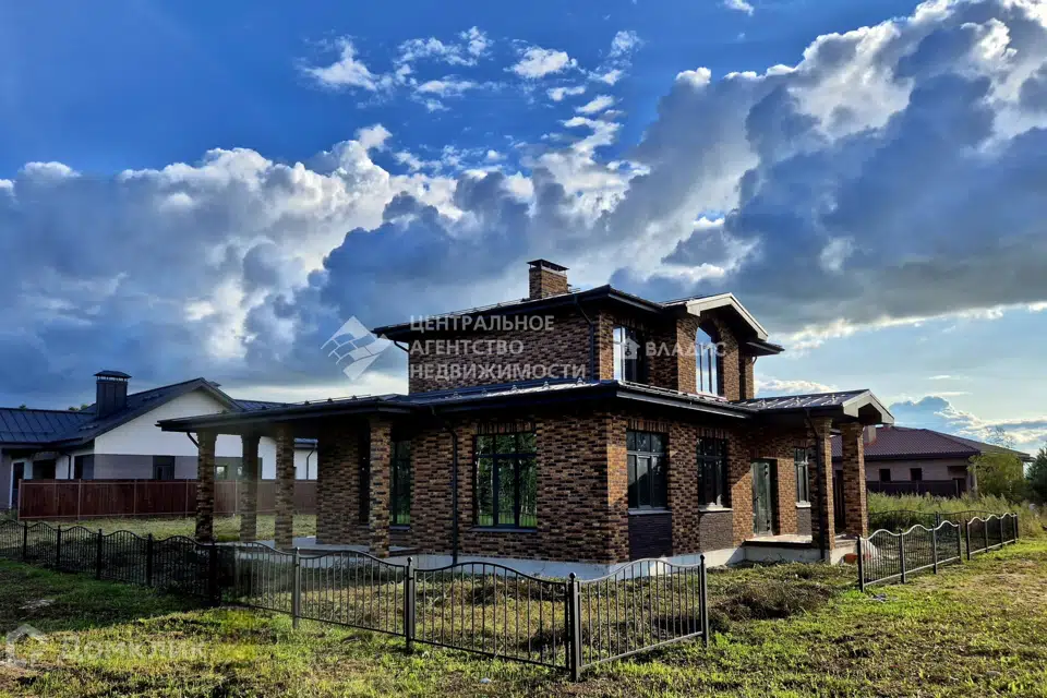Продаётся 2-этажный дом, 203.7 м²