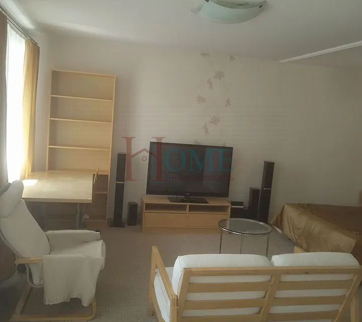 Сдаётся 1-комнатная квартира, 42 м²