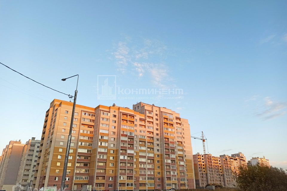 Продаётся 3-комнатная квартира, 102 м²