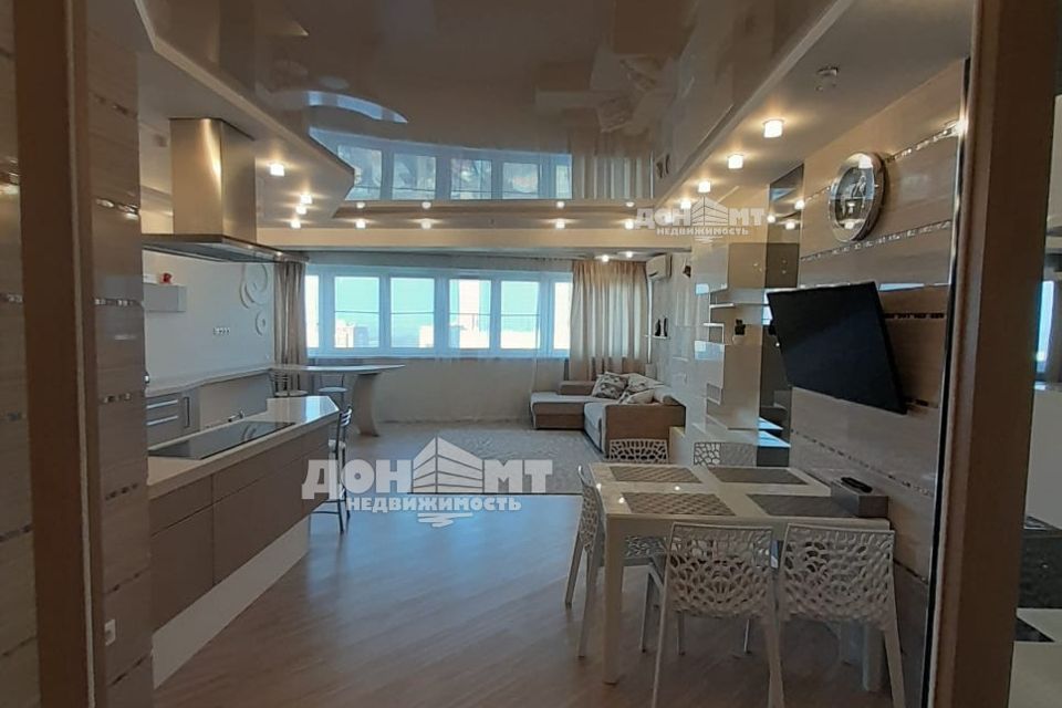 Продаётся 3-комнатная квартира, 104 м²