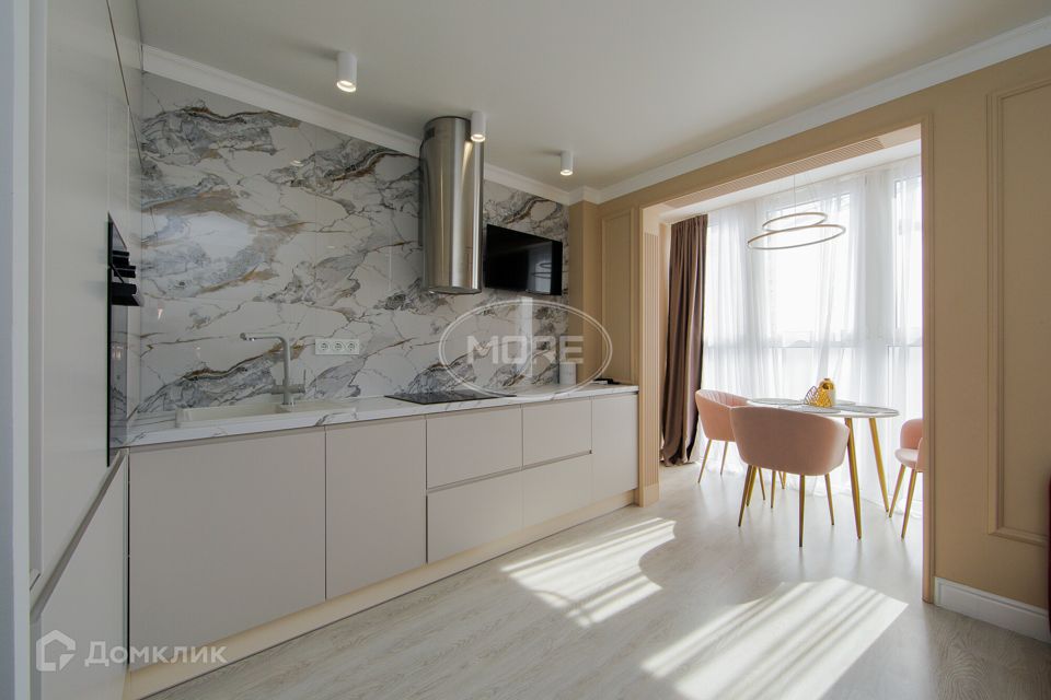 Продаётся 1-комнатная квартира, 42.6 м²