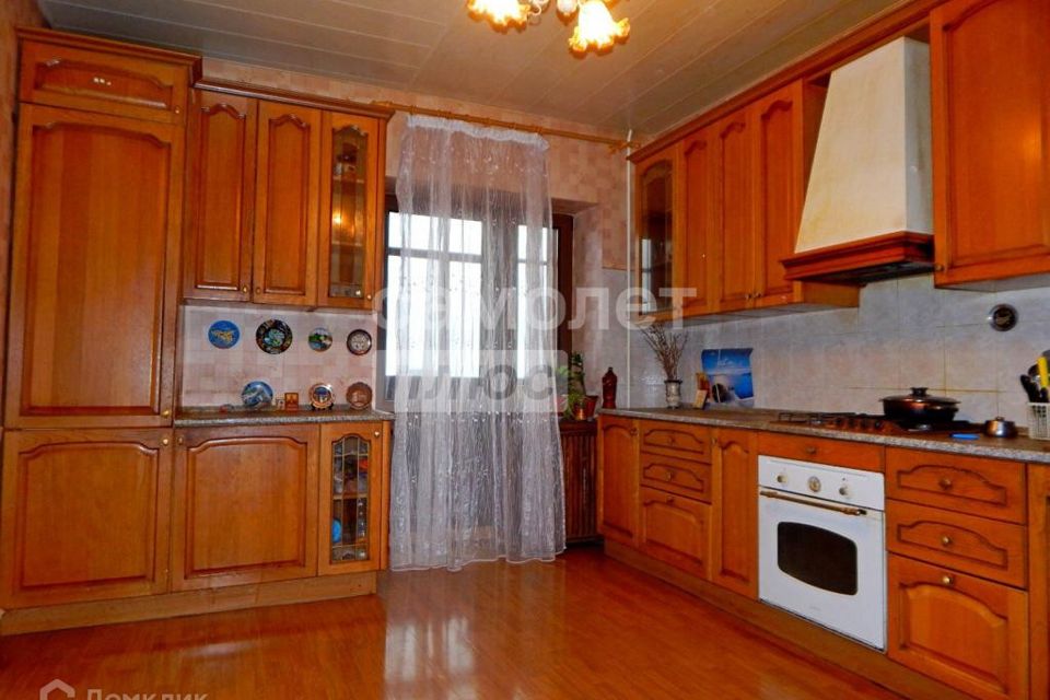Продаётся 5-комнатная квартира, 166.1 м²