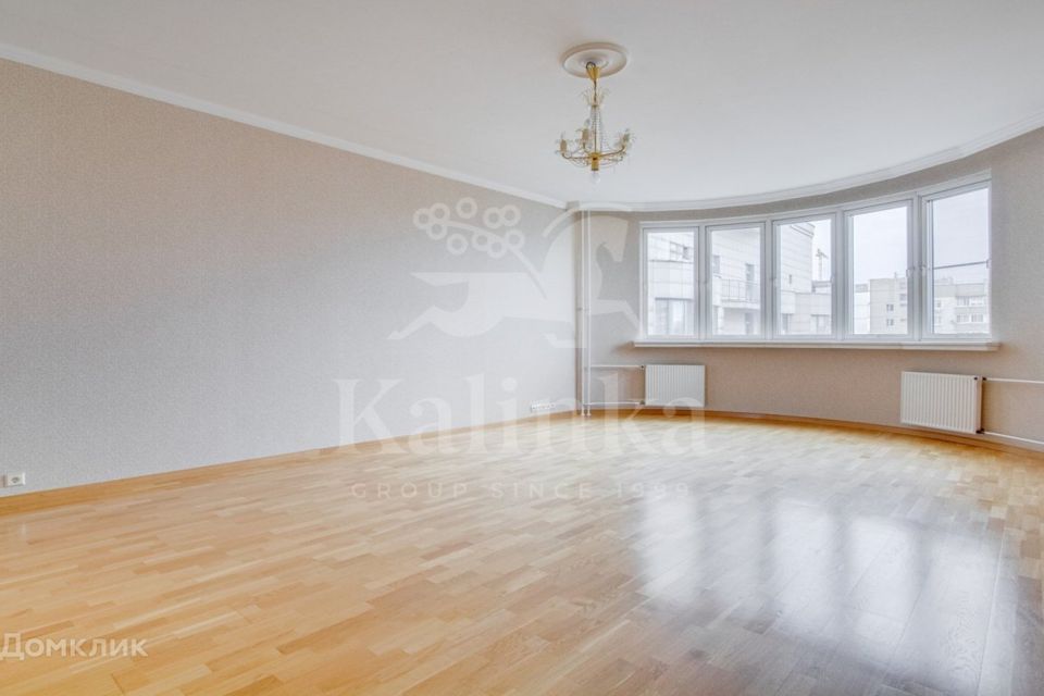 Продаётся 5-комнатная квартира, 248.1 м²